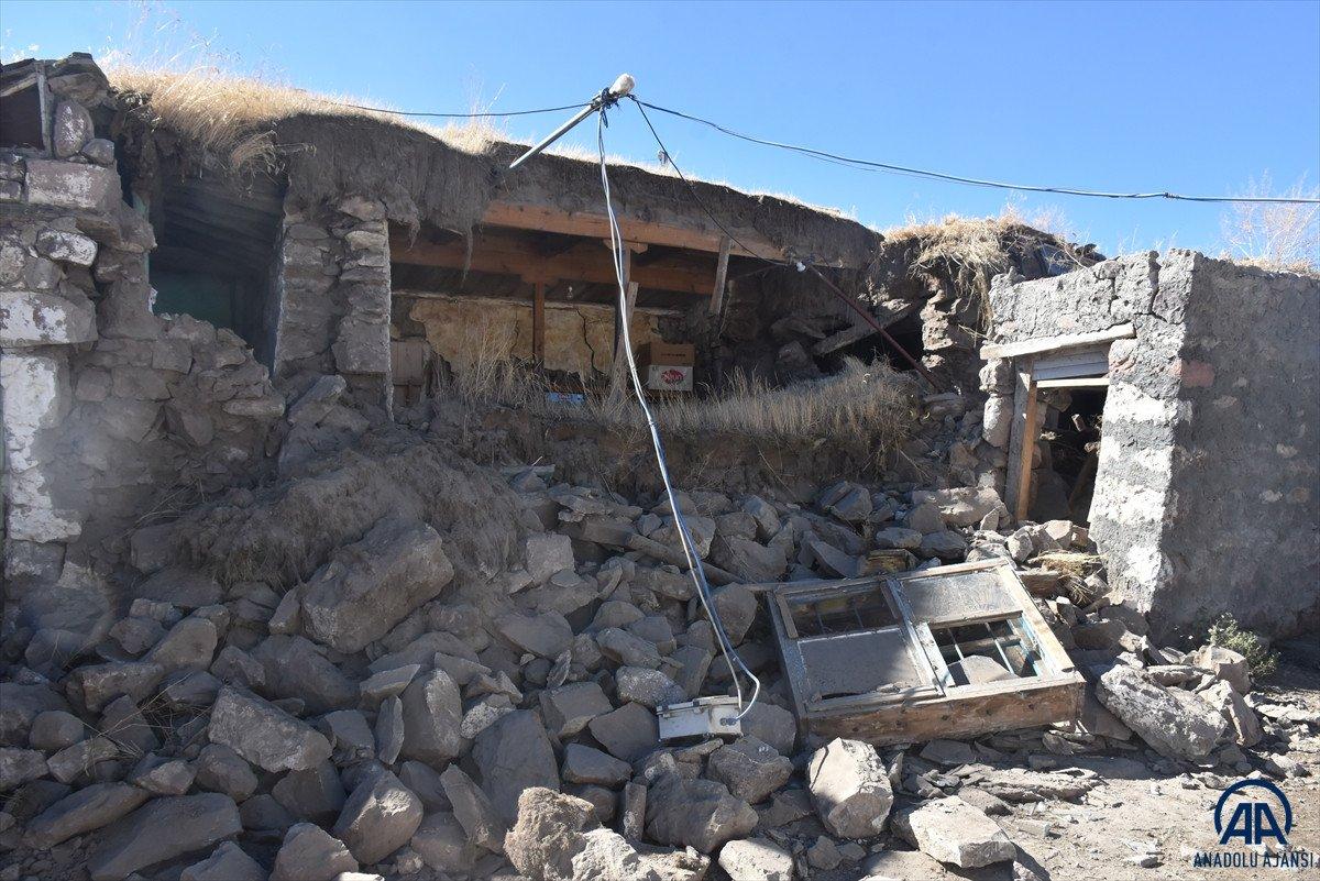 Ardahan Göle’de vatandaşlar geceyi sokakta geçirdi