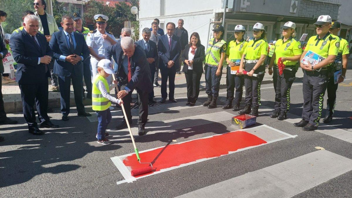 Türkiye genelinde yapılan Yayalara Öncelik Duruşu etkinliği dikkat çekti