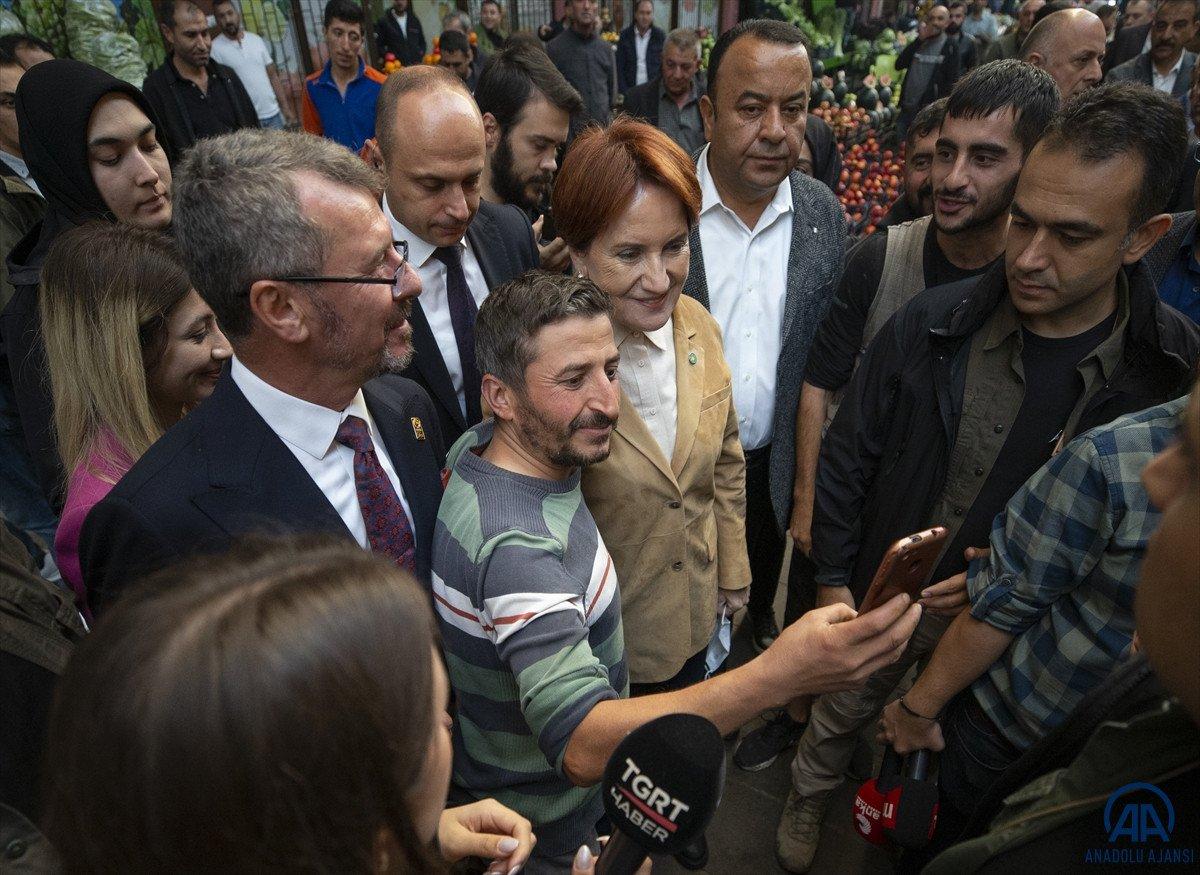 Meral Akşener, Ankara’da hal esnafını ziyaret etti