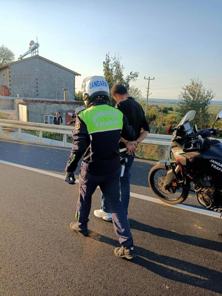 Sakarya'da çaldığı araçla gezerken yakalandı