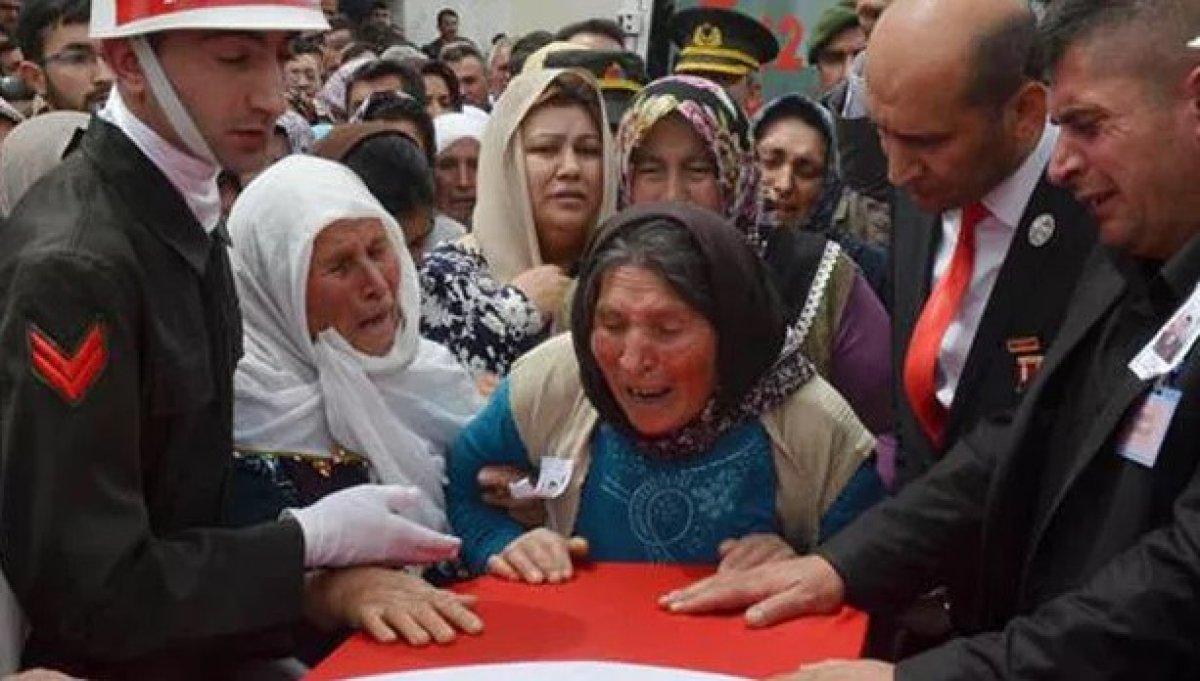 Afyonkarahisarlı şehit Muhammed Arı'nın annesi hayatını kaybetti