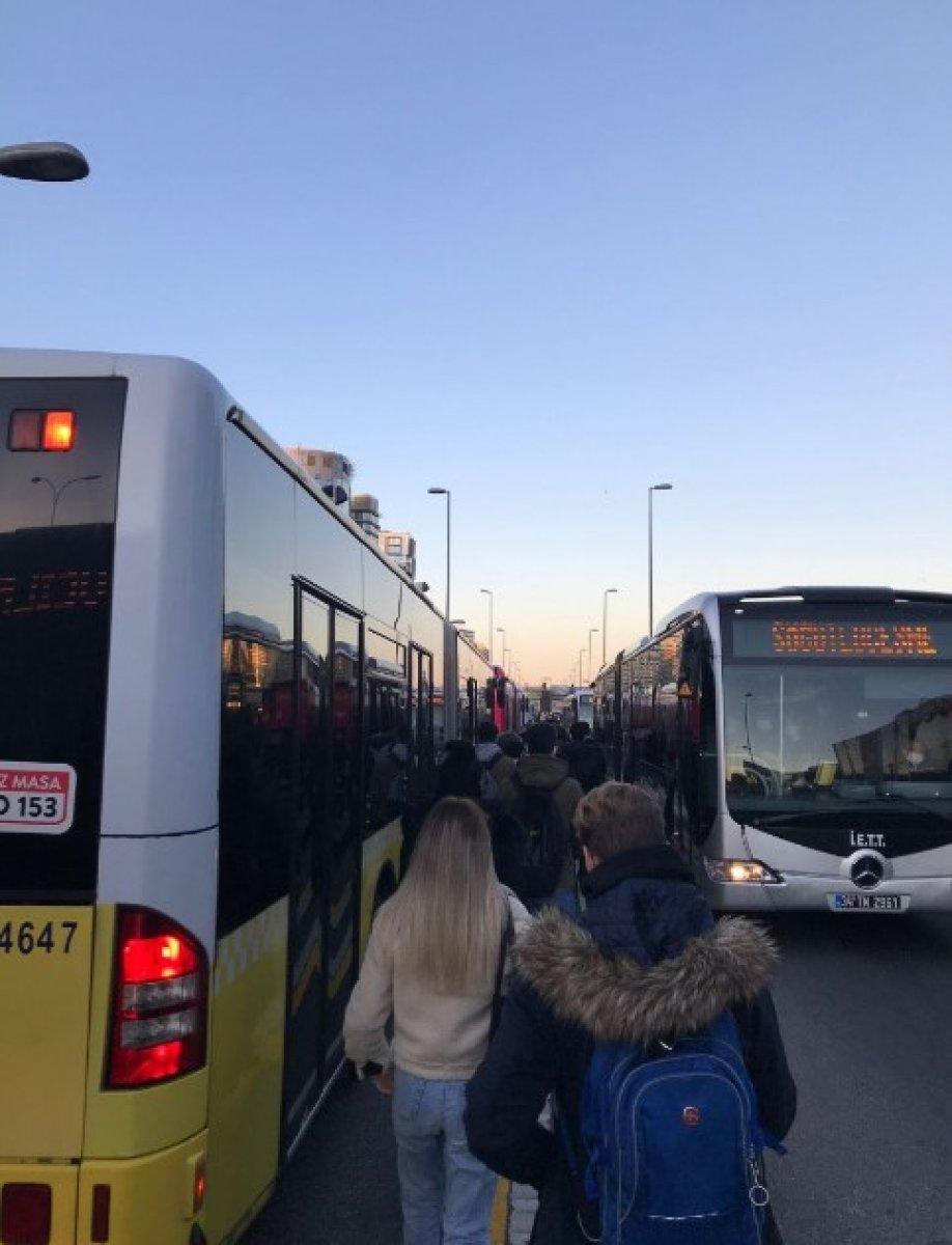 İBB yönetimi, İETT bakım onarım ihalesini yine CHP'li vekilin şirketine verdi