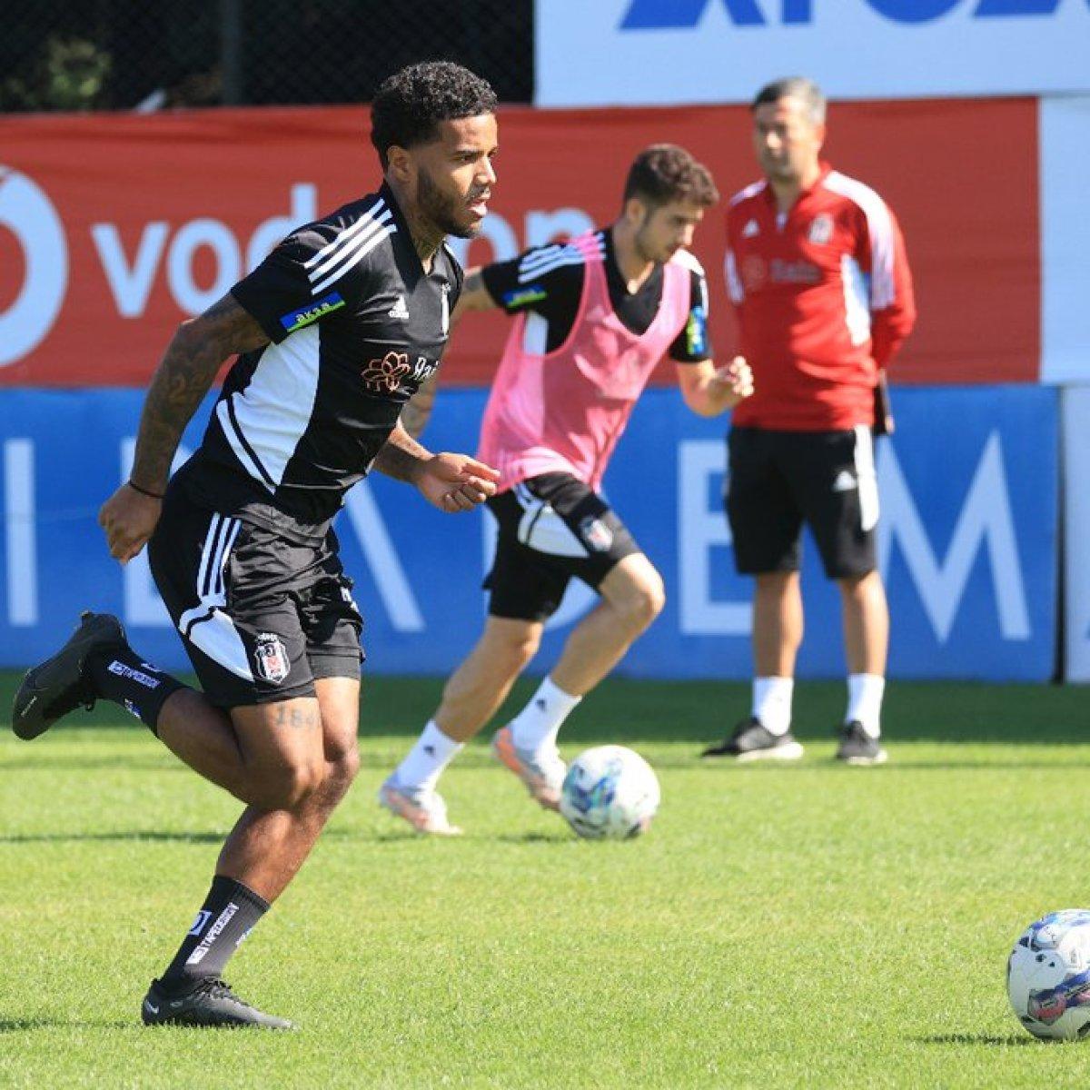 Beşiktaş'ta Ghezzal ve Redmond takımla çalıştı