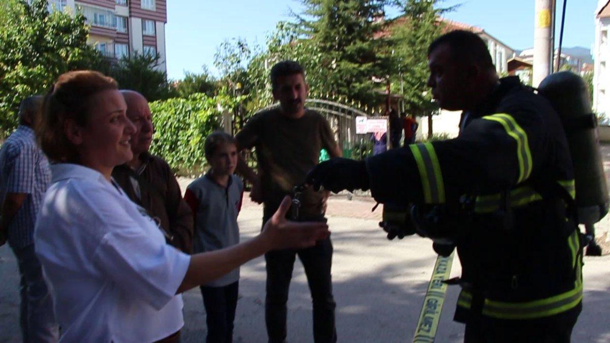 Bolu'da evdeki halıları kirleten itfaiye erinin helallik isteğine ilginç cevap