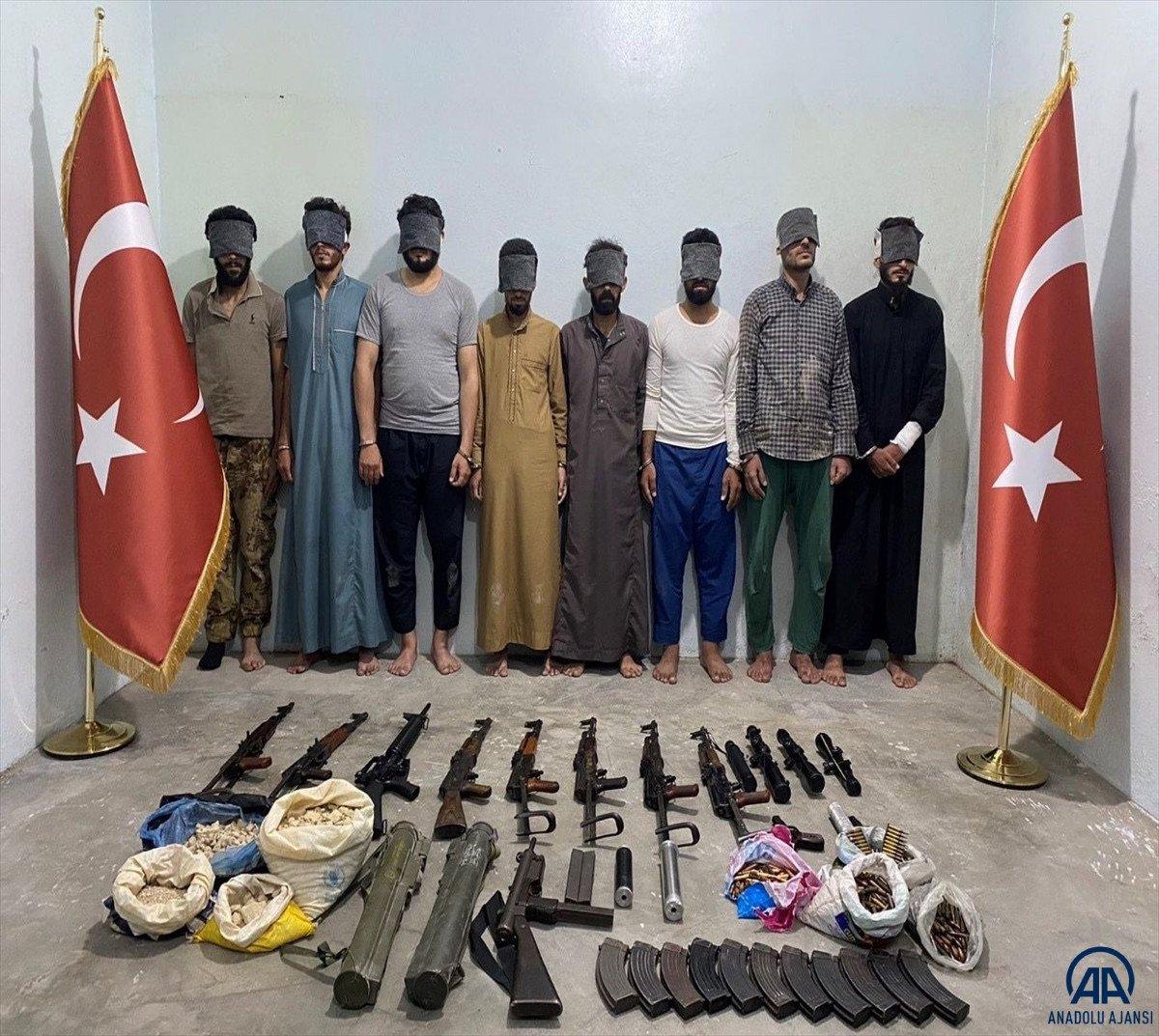 MİT, Suriye'de 19 DEAŞ'lıyı yakaladı