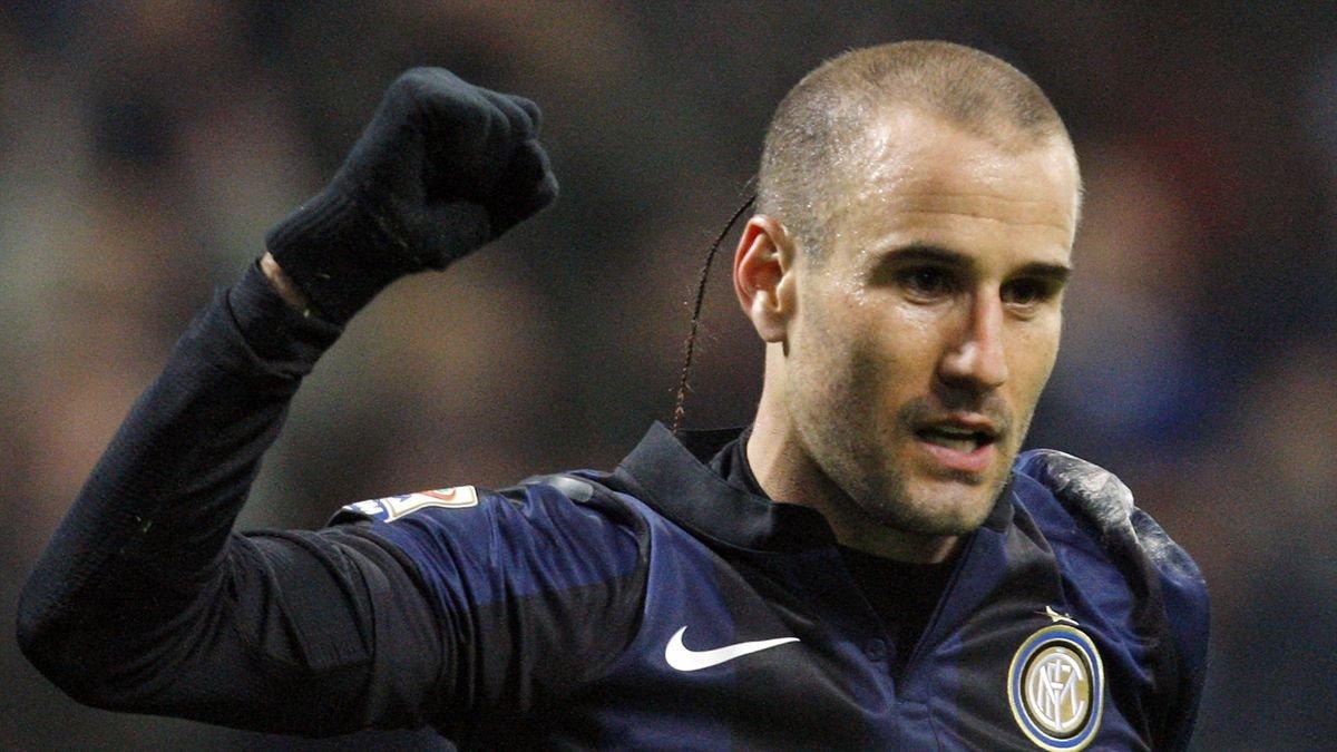 Inter'in eski futbolcusu Rodrigo Palacio, basketbola başladı