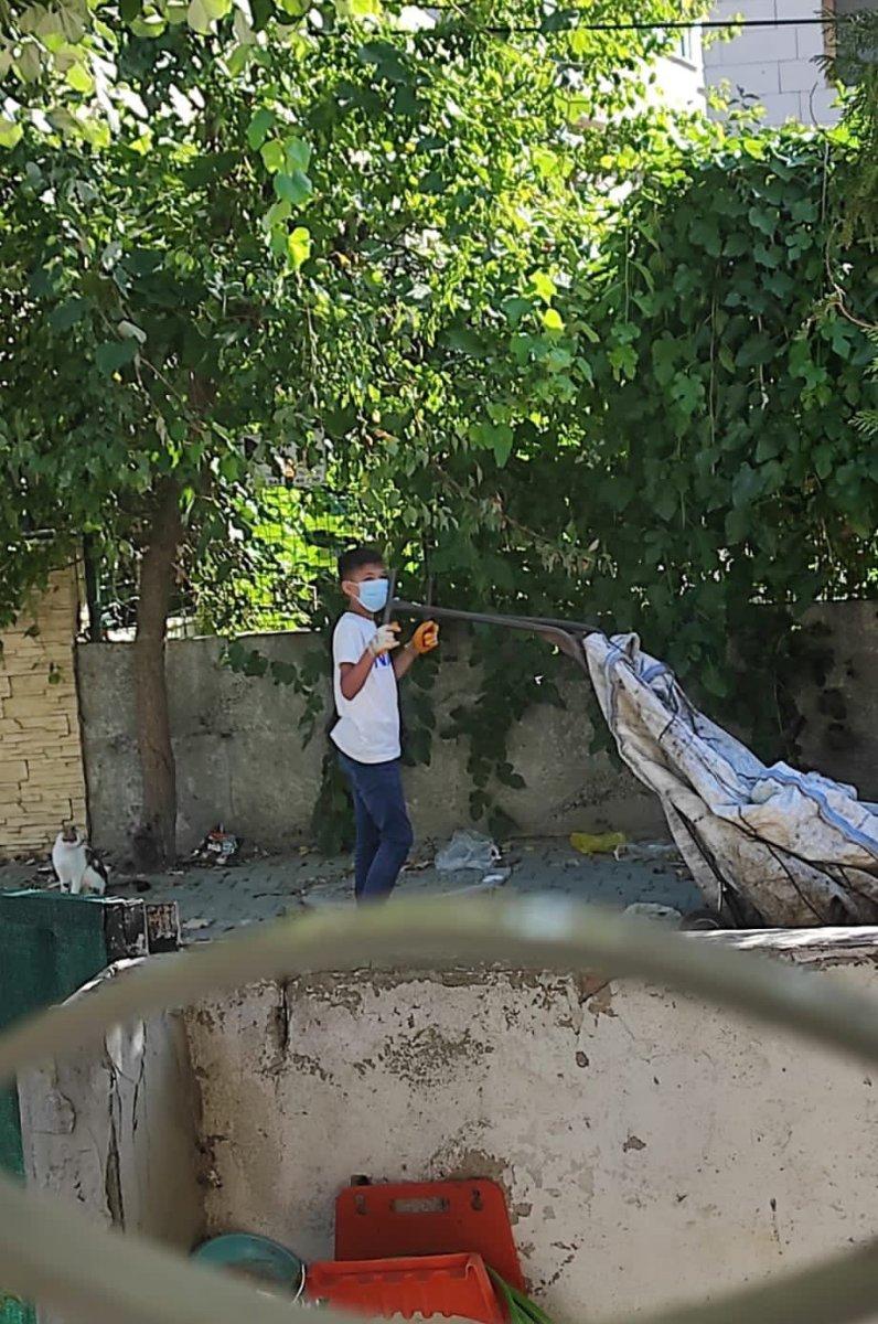 Avcılar’da çekçekli arabayla gelip bilgisayar monitörü çaldılar