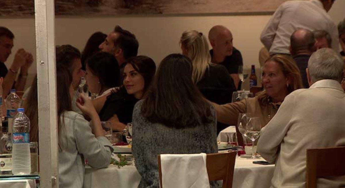 Tuvana Türkay, İzzet Antebi'nin ailesiyle tanıştı