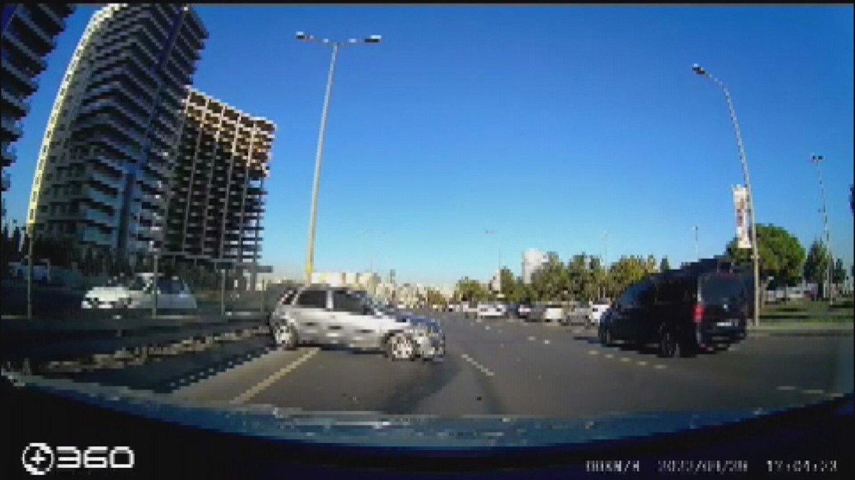 İstanbul'da trafikte makas atarken kaza yaptı