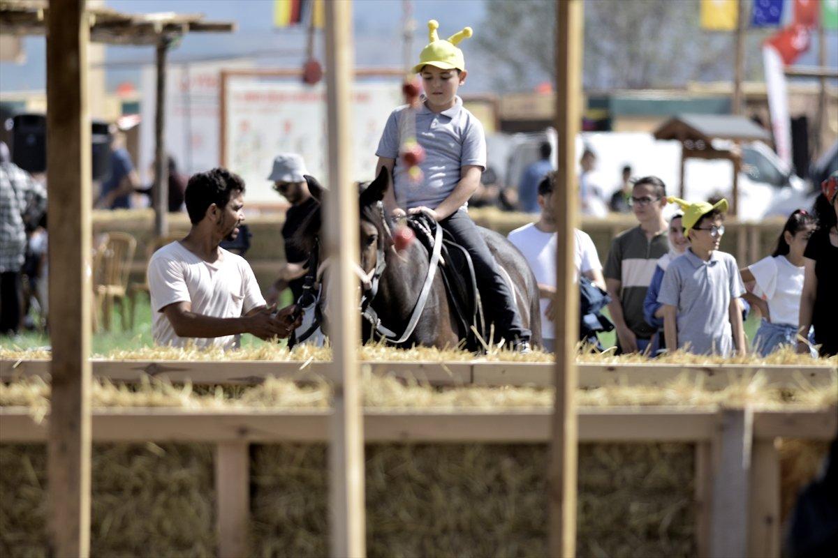 Bursa'da Dünya Göçebe Oyunları'nın keyfini çocuklar çıkarıyor
