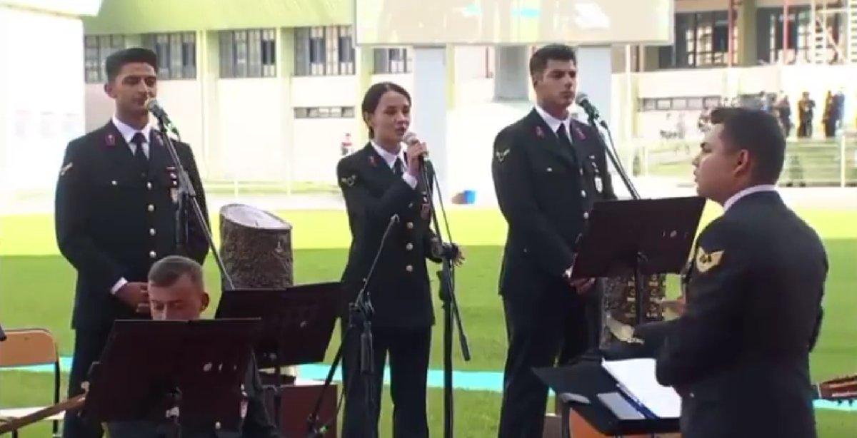 Kerkük Zindanı türküsünü söyleyen astsubay beğeni topladı