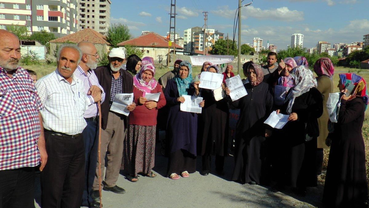 Kayseri'de sıfır daire beklerken kalp hastası çocuklarıyla çadıra kaldı