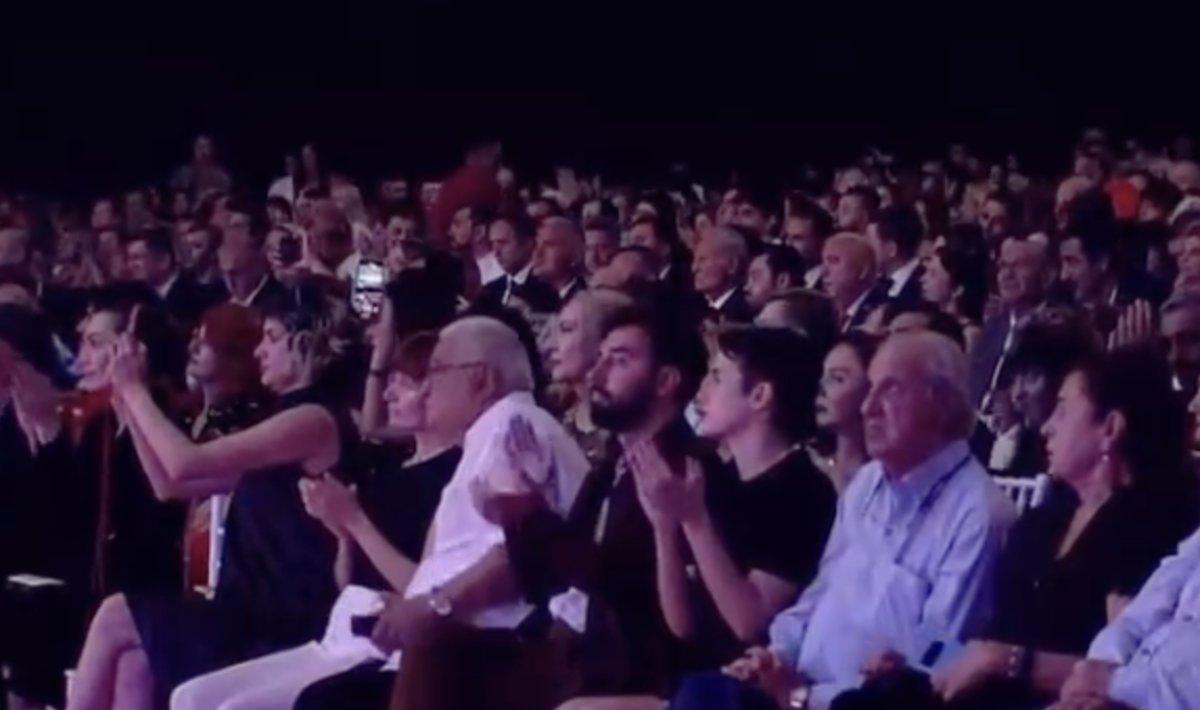 Altın Portakal'da Aslı Özge'den Çiğdem Mater'e mesaj