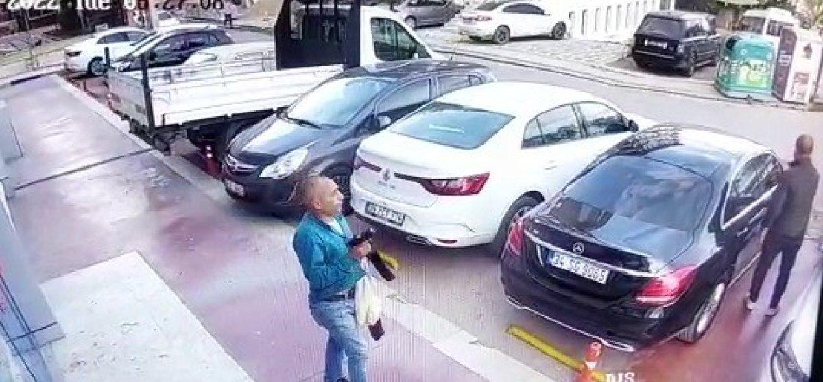 İstanbul'da MHP’li üyeye silahlı saldırı anı