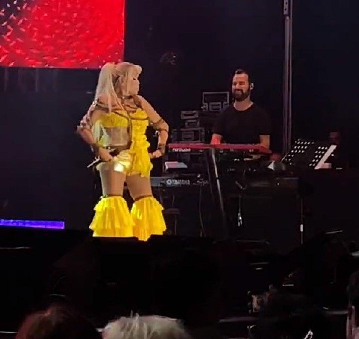 Ajda Pekkan Kuruçeşme'de sahne aldı