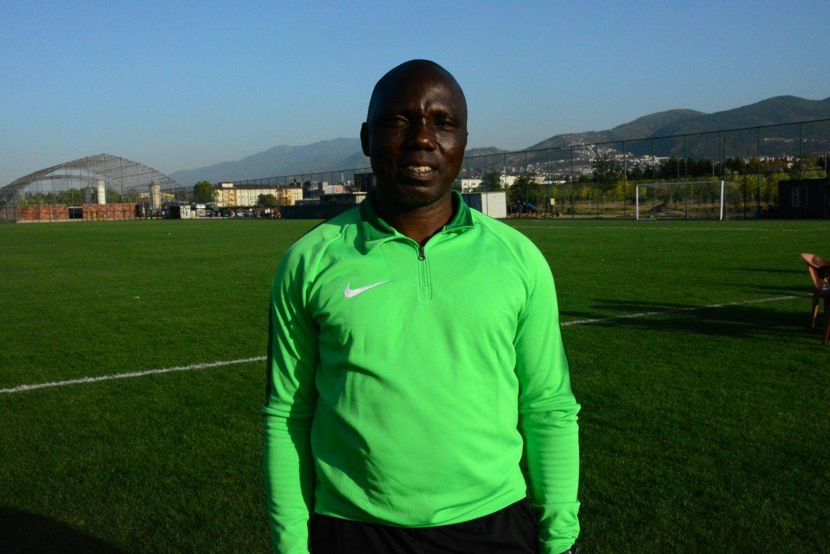 Ödünç ayakkabılarla Galatasaray'ı devirdiler