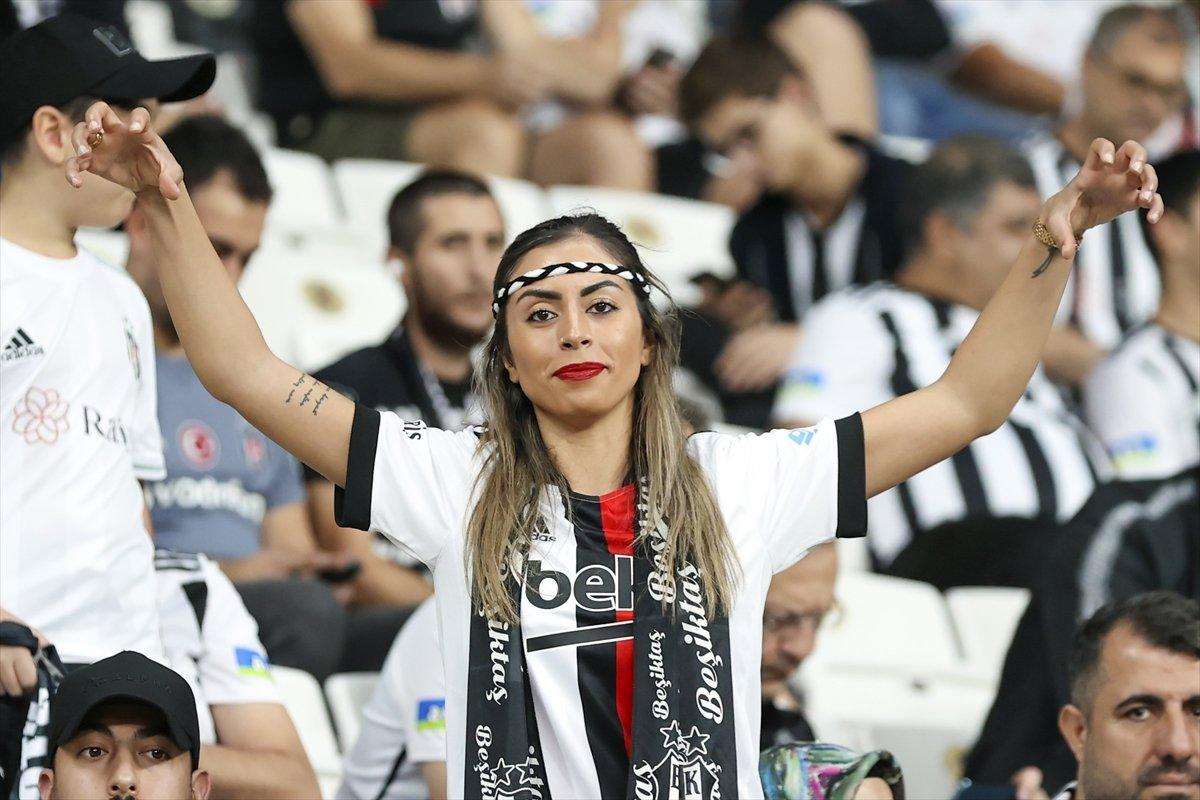 Beşiktaş taraftarından Fenerbahçe derbisine yoğun ilgi