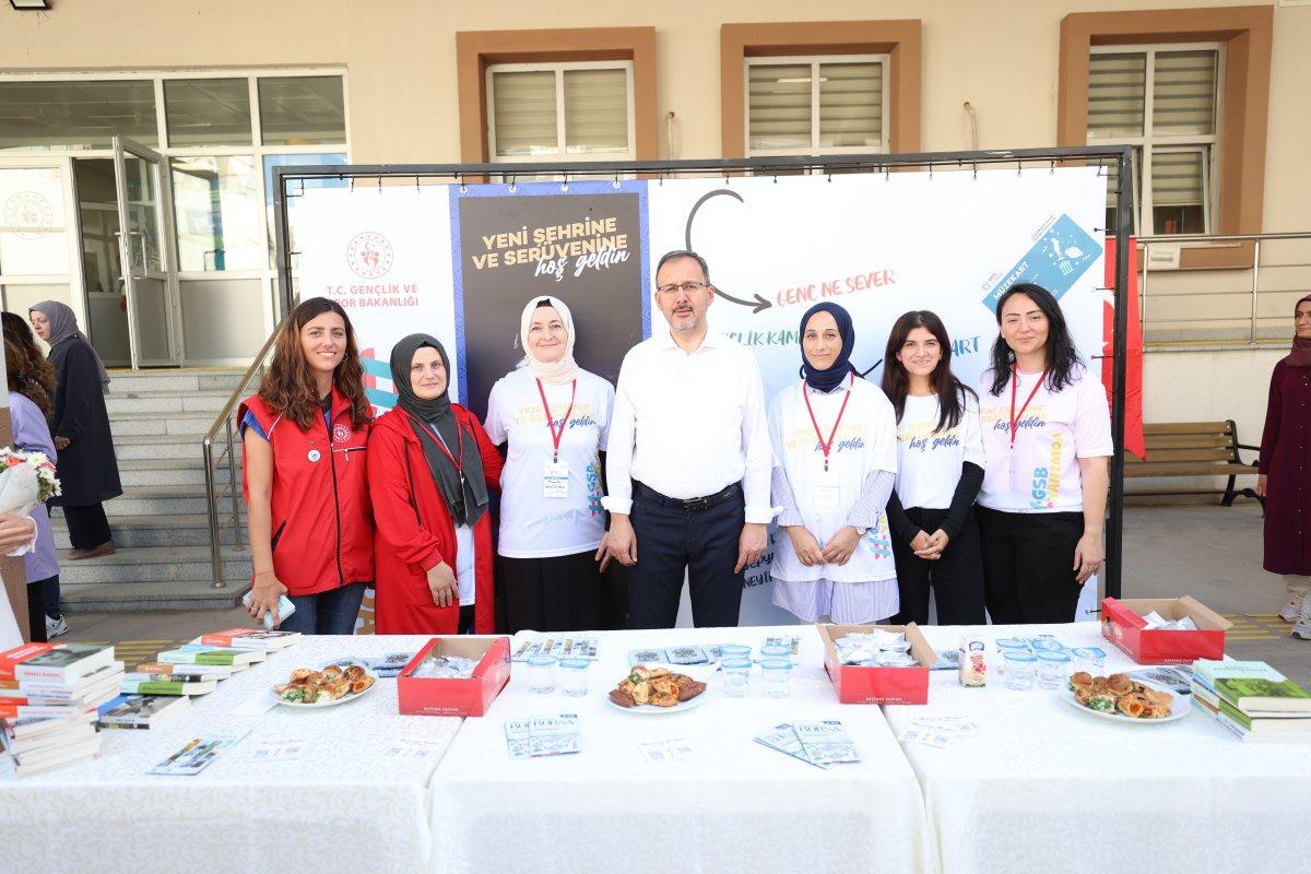 Mehmet Muharrem Kasapoğlu, Bursa’da iki GSB yurdunu ziyaret etti