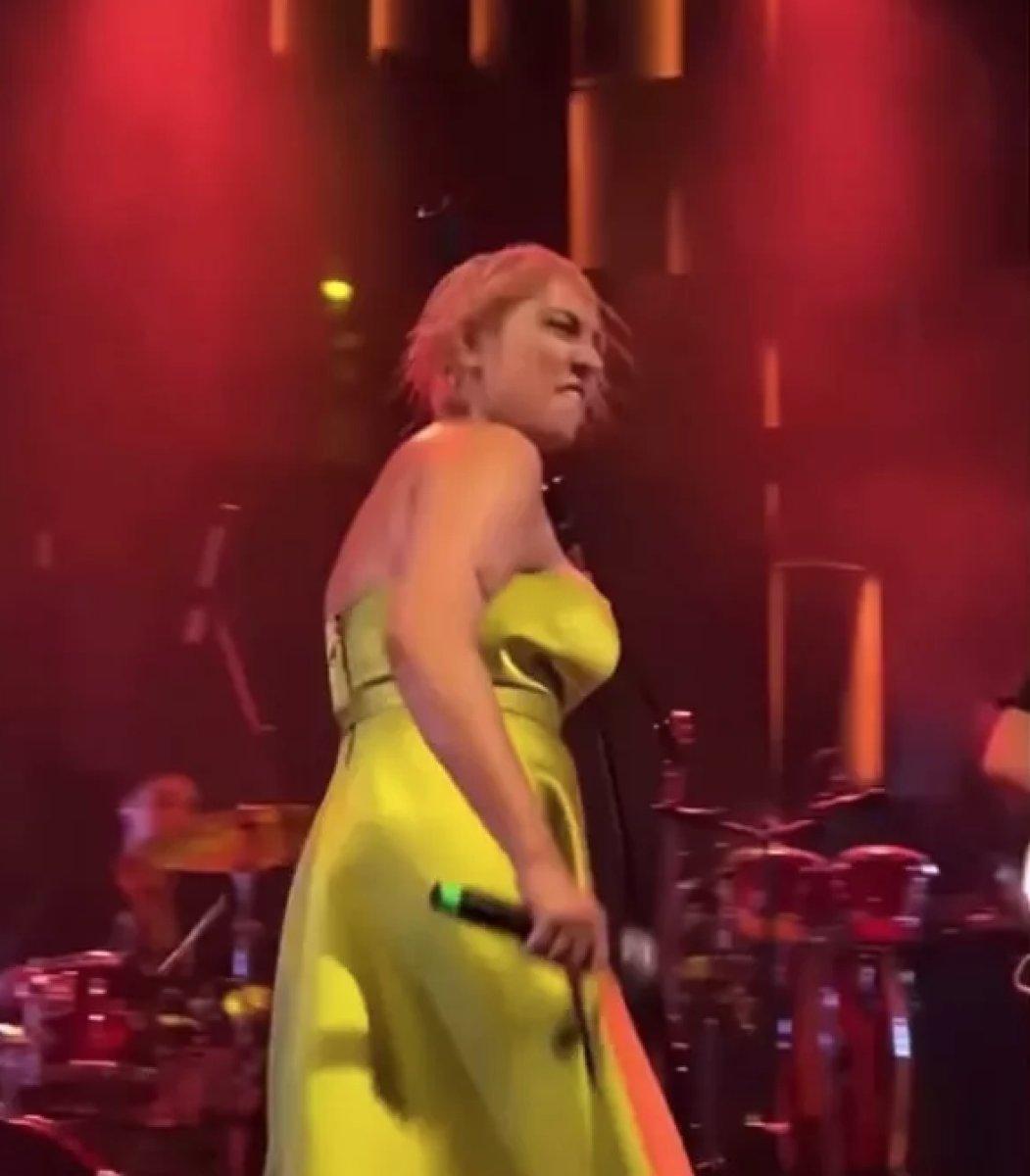 Kalben sahnede zıplayarak yürüdü