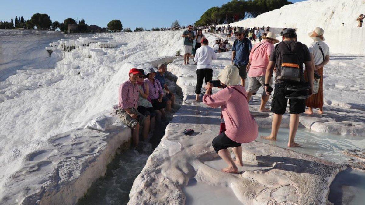 Pamukkale'ye yılın ilk 9 ayında 1 milyonun üzerinde turist geldi