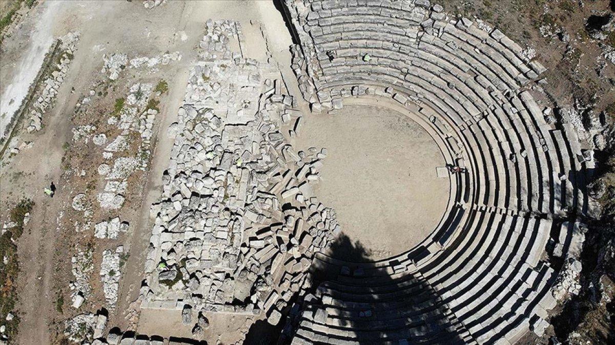 Hyllarima Antik Kenti'ndeki tiyatro ve tümülüs turizme kazandırıldı