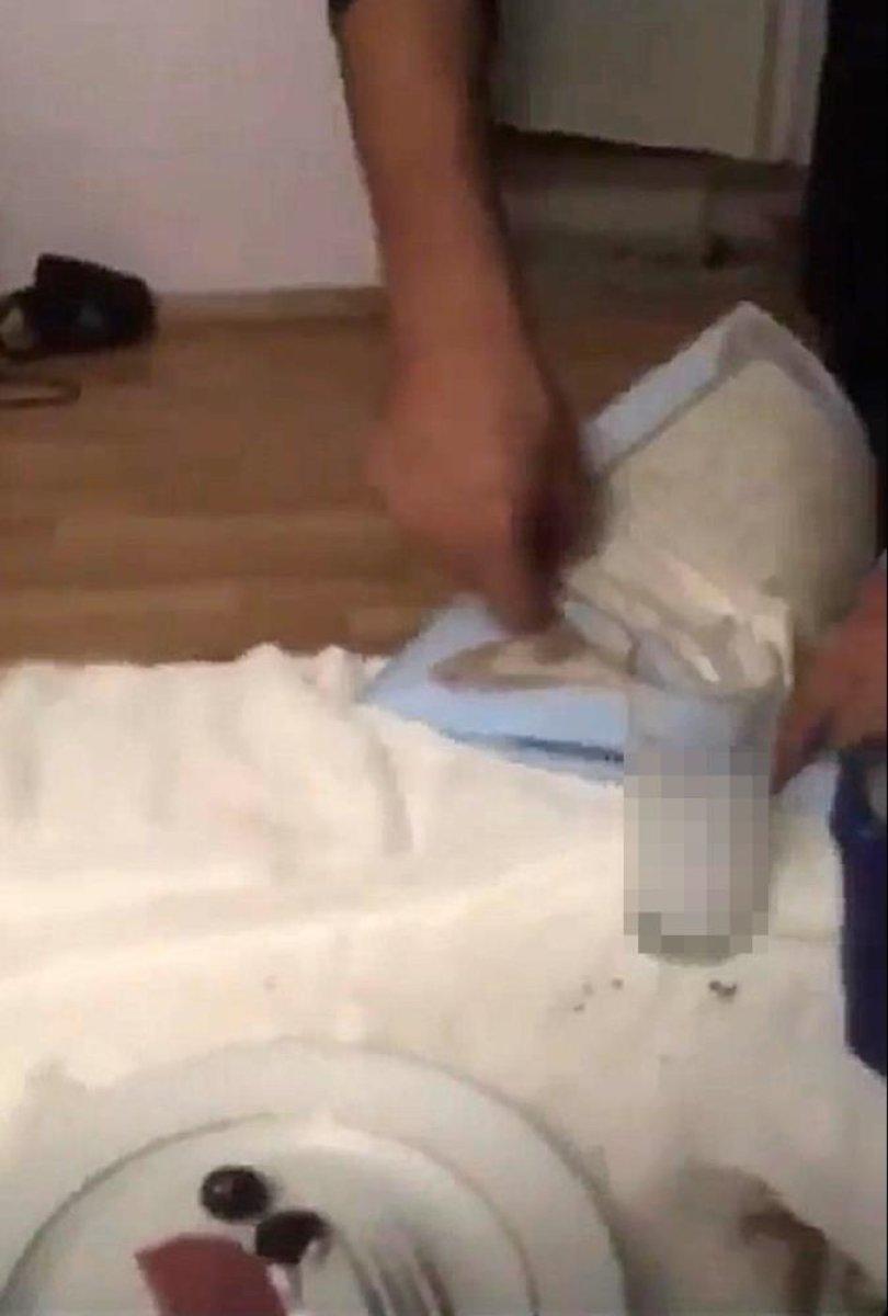 İzmir'de rakı masasında Kur’an-ı Kerim’i yaktılar