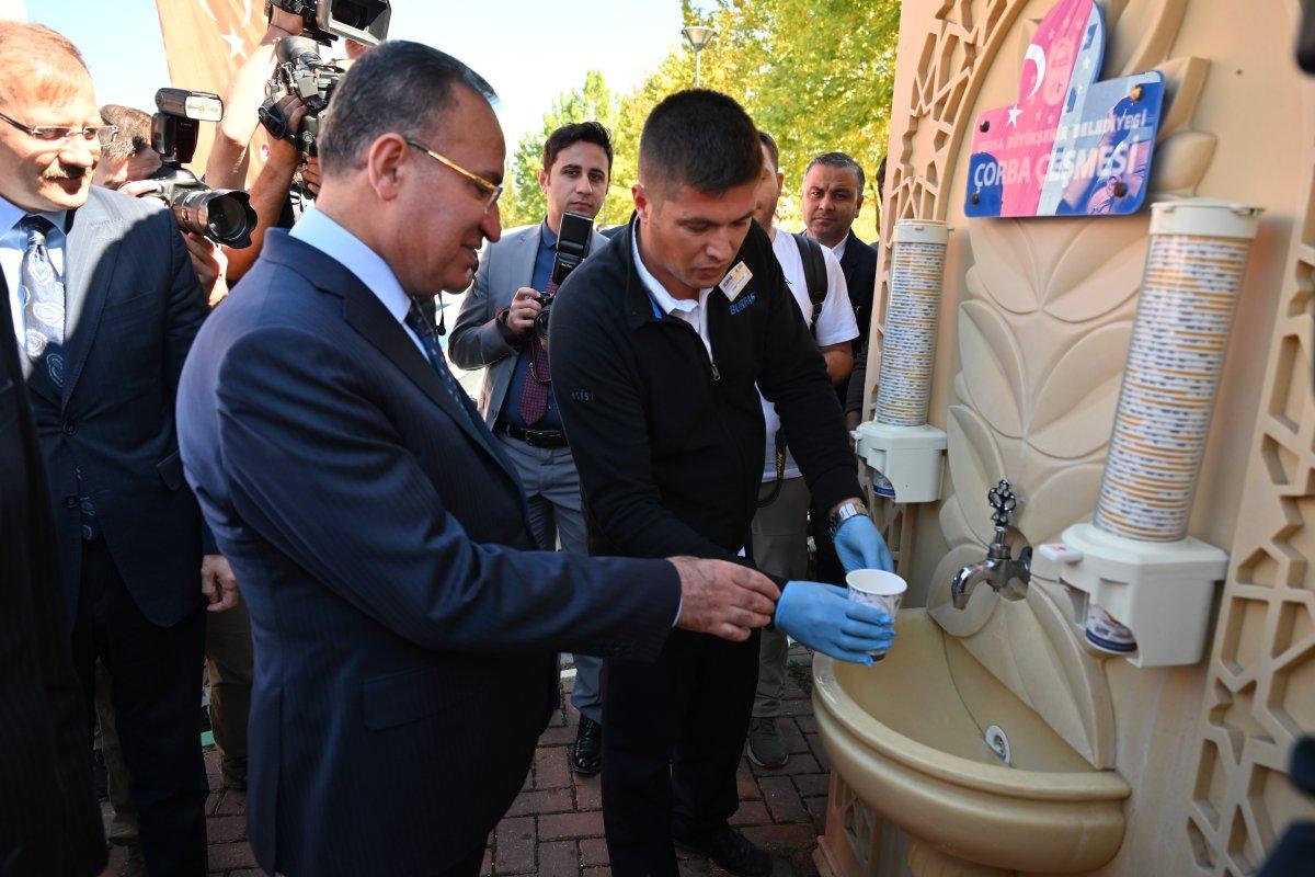 Adalet Bakanı Bekir Bozdağ, çorbayı çeşmeden içti