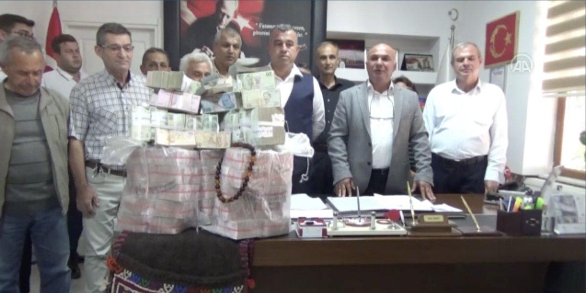 Güreş ağası, 1 milyon 17 bin TL ağalık parasını katırla getirdi