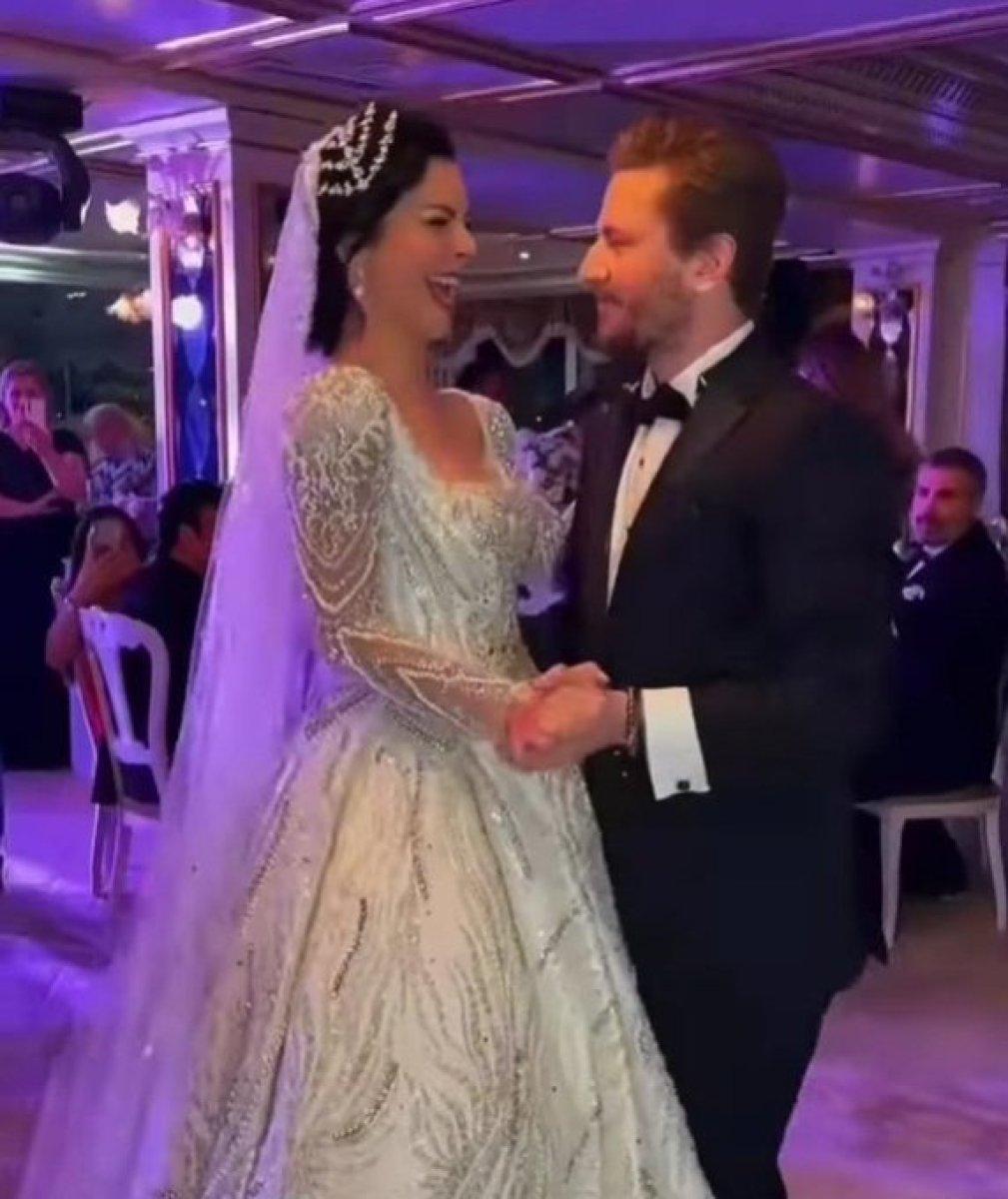 Merve Boluğur ve eşi düğüne gelen konuğun boynundaki altın kolyeyi aldı