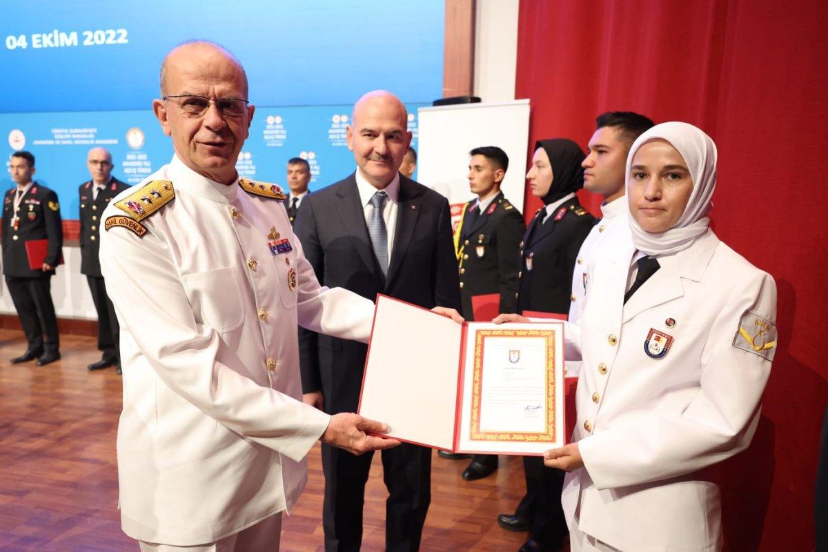 CHP'nin başörtüsü gündemine cevap verecek en iyi fotoğraf karesi