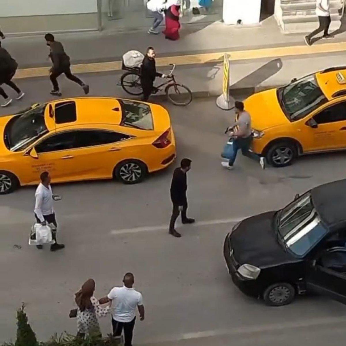 Van'da tartıştığı sürücüyü silahla cadde ortasında kovaladı
