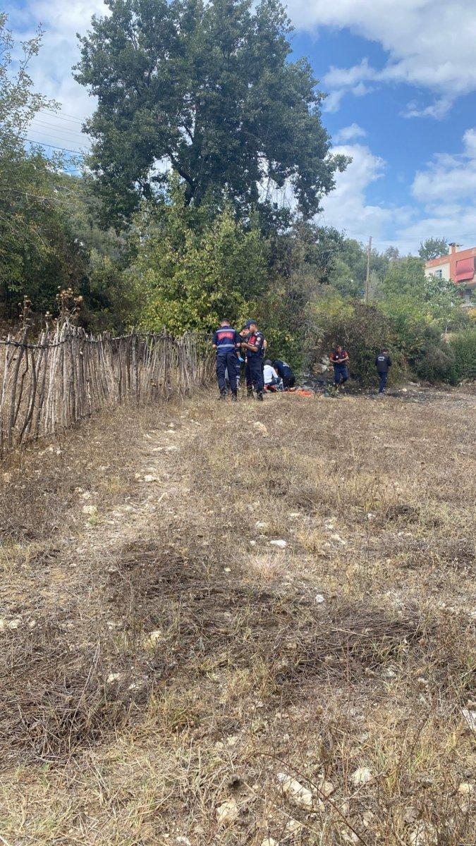 Mersin'de ateşe verdiği çalıları söndürmek isterken yaşamını yitirdi