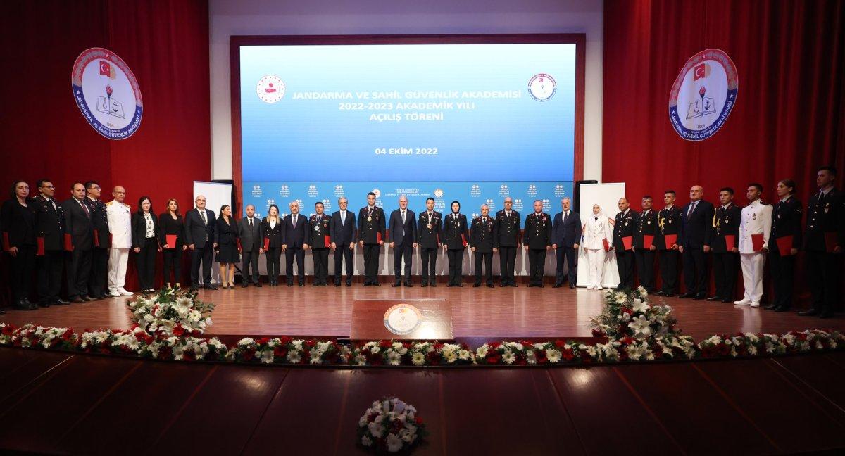 CHP'nin başörtüsü gündemine cevap verecek en iyi fotoğraf karesi