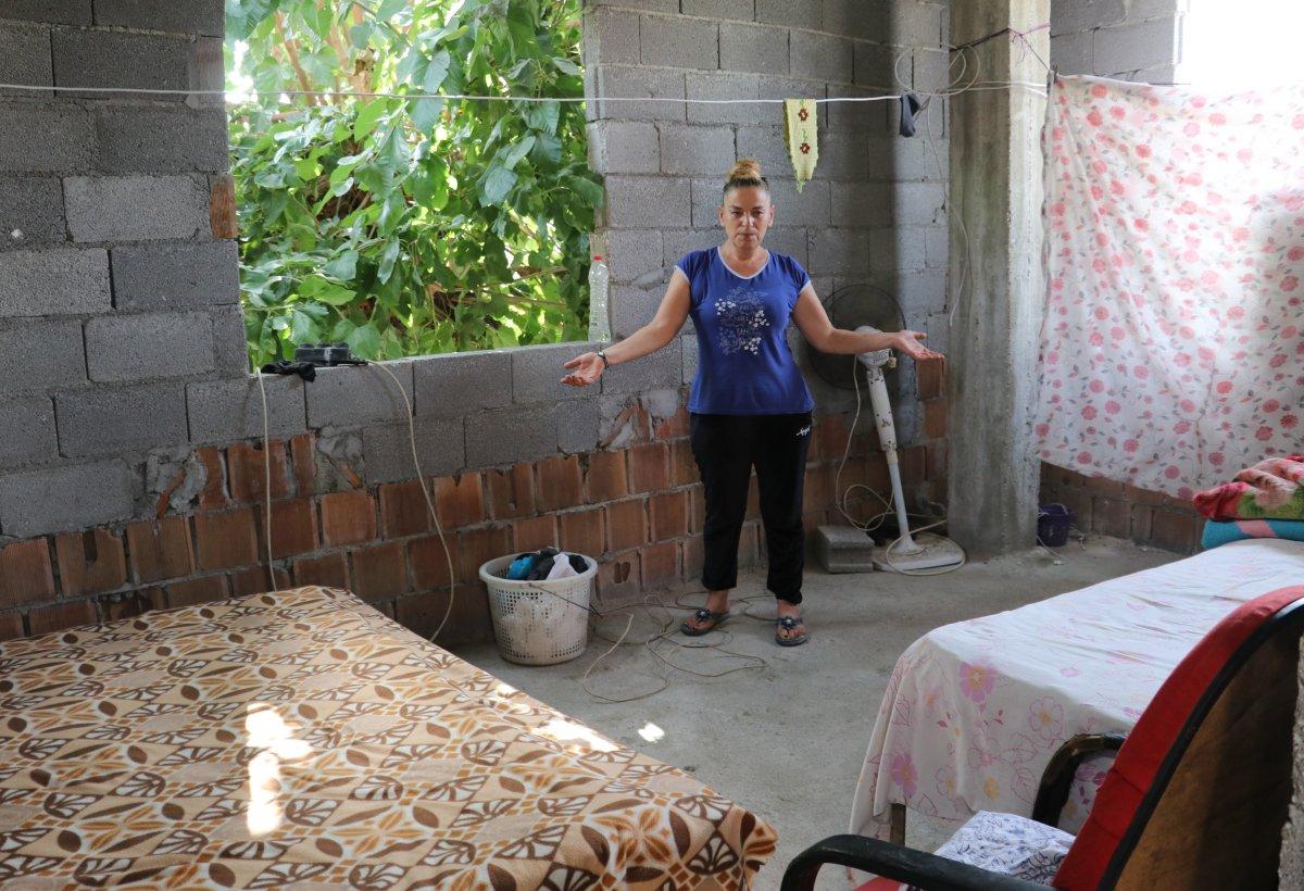 Adana'da ağabeylerine güvenen kadın evsiz kaldı