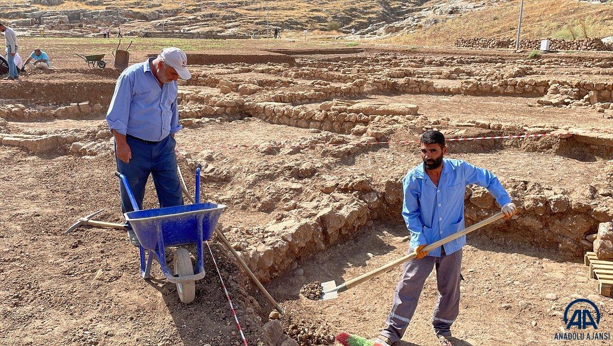 Adıyaman'da askeri başarılarda verilen 1800 yıllık madalya bulundu