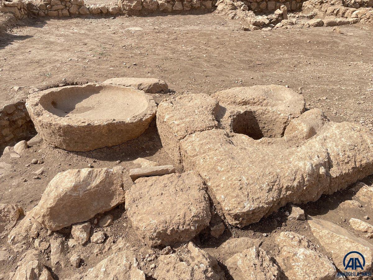 Adıyaman'da askeri başarılarda verilen 1800 yıllık madalya bulundu