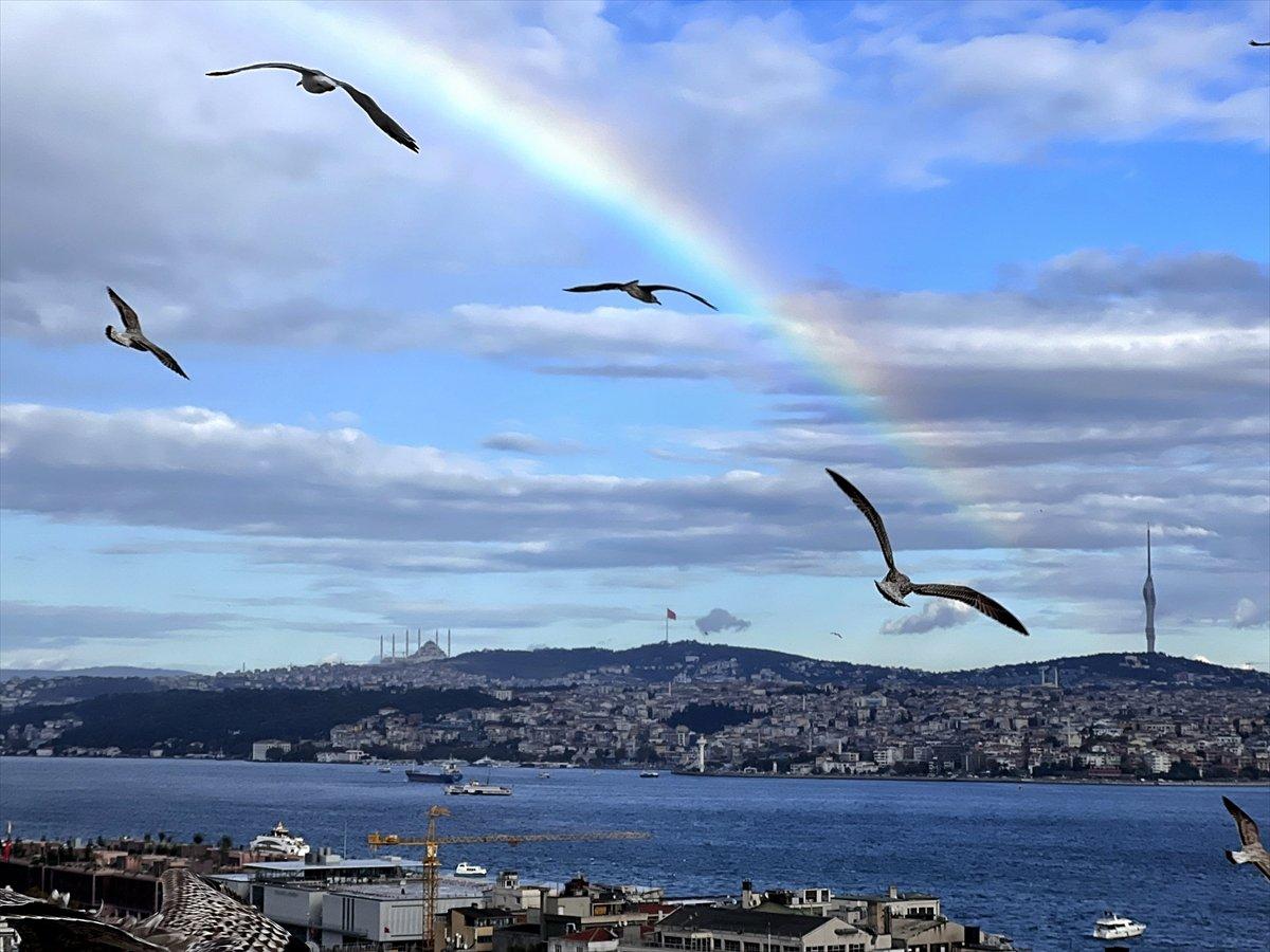 İstanbul'da yağış sonrası gökkuşağı