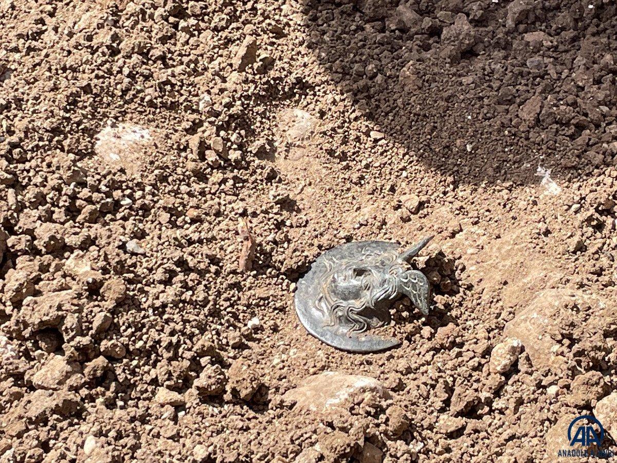 Adıyaman'da askeri başarılarda verilen 1800 yıllık madalya bulundu