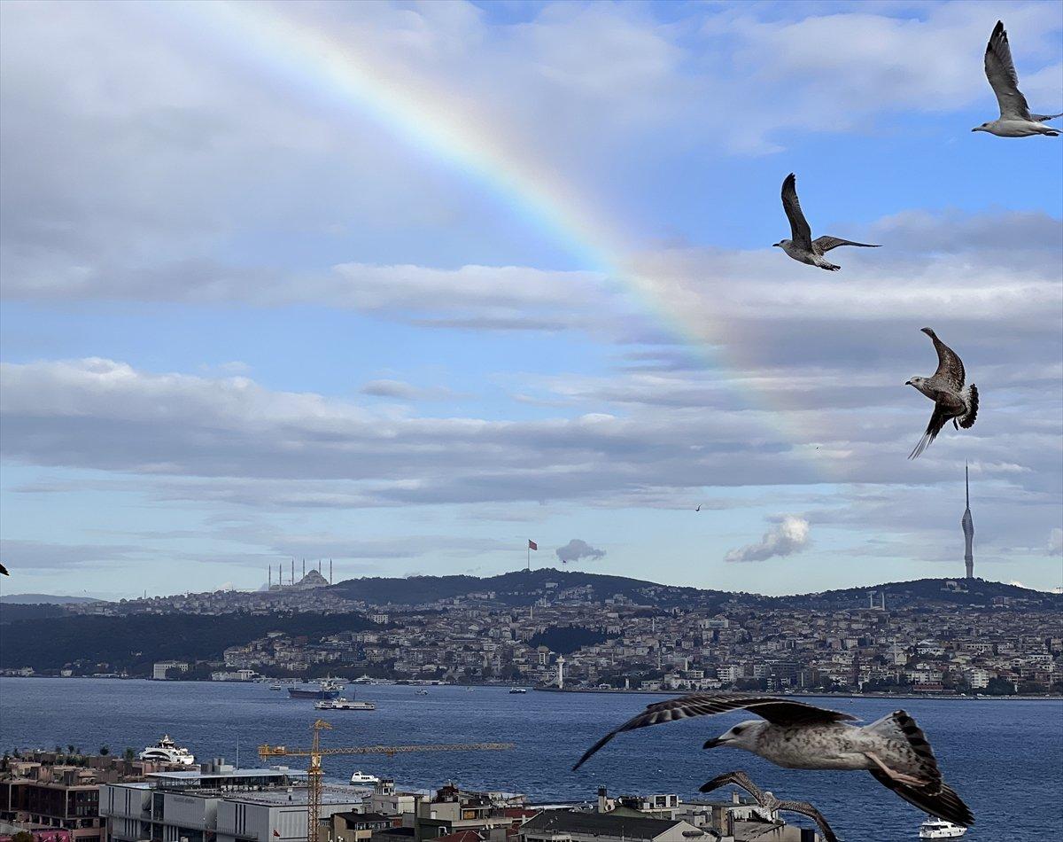 İstanbul'da yağış sonrası gökkuşağı
