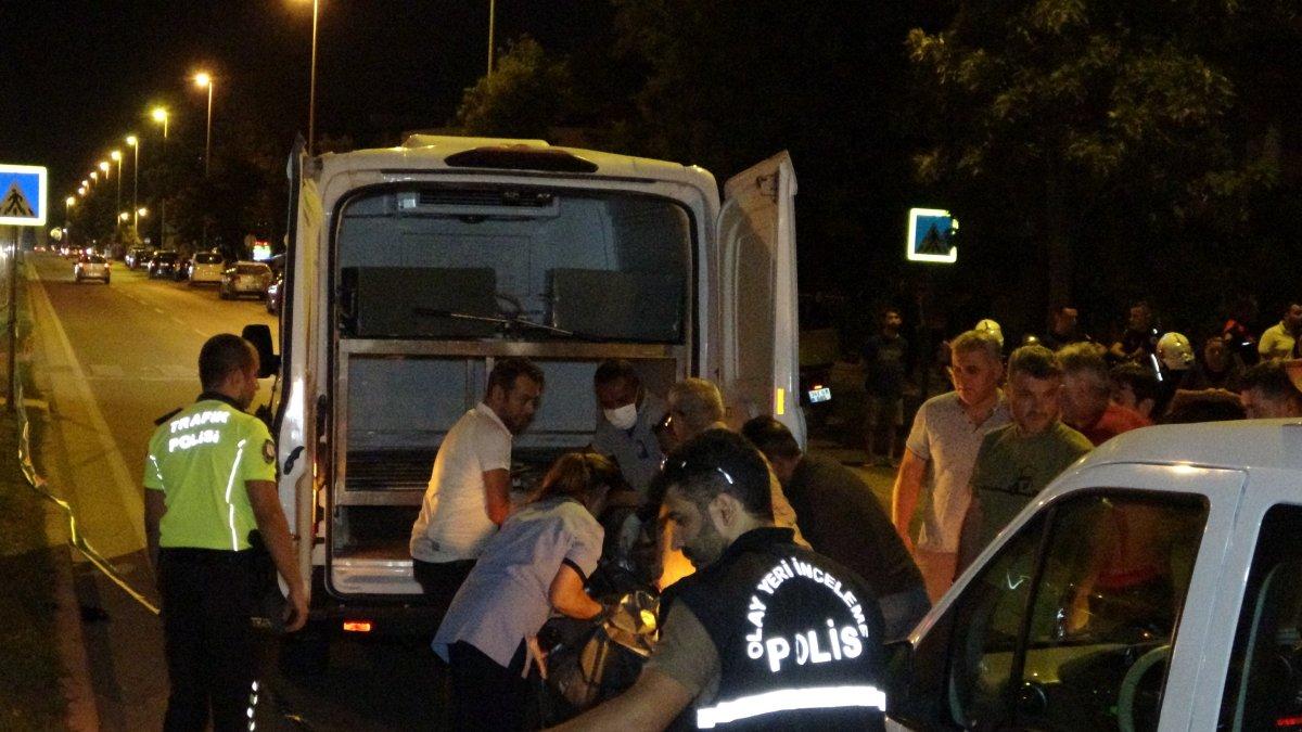 Antalya'da alışveriş dönüşü ölüme yakalanan annenin yakınlarının gözyaşı