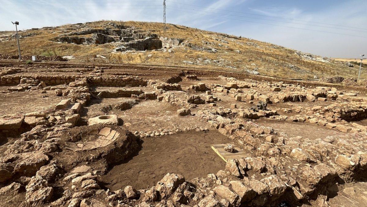Adıyaman'da askeri başarılarda verilen 1800 yıllık madalya bulundu