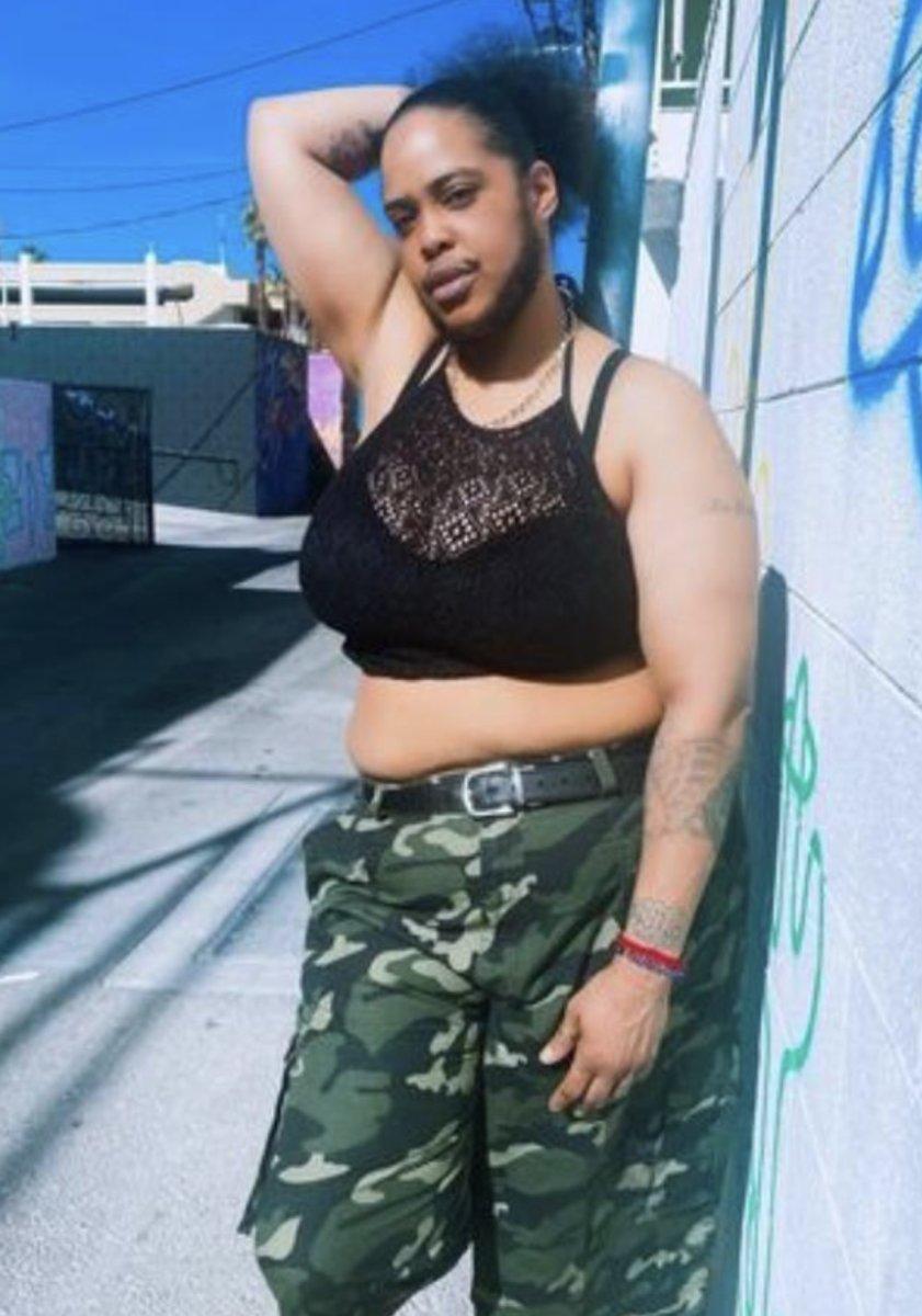 ABD'de sakallarını kesmemeye yemin eden kadın