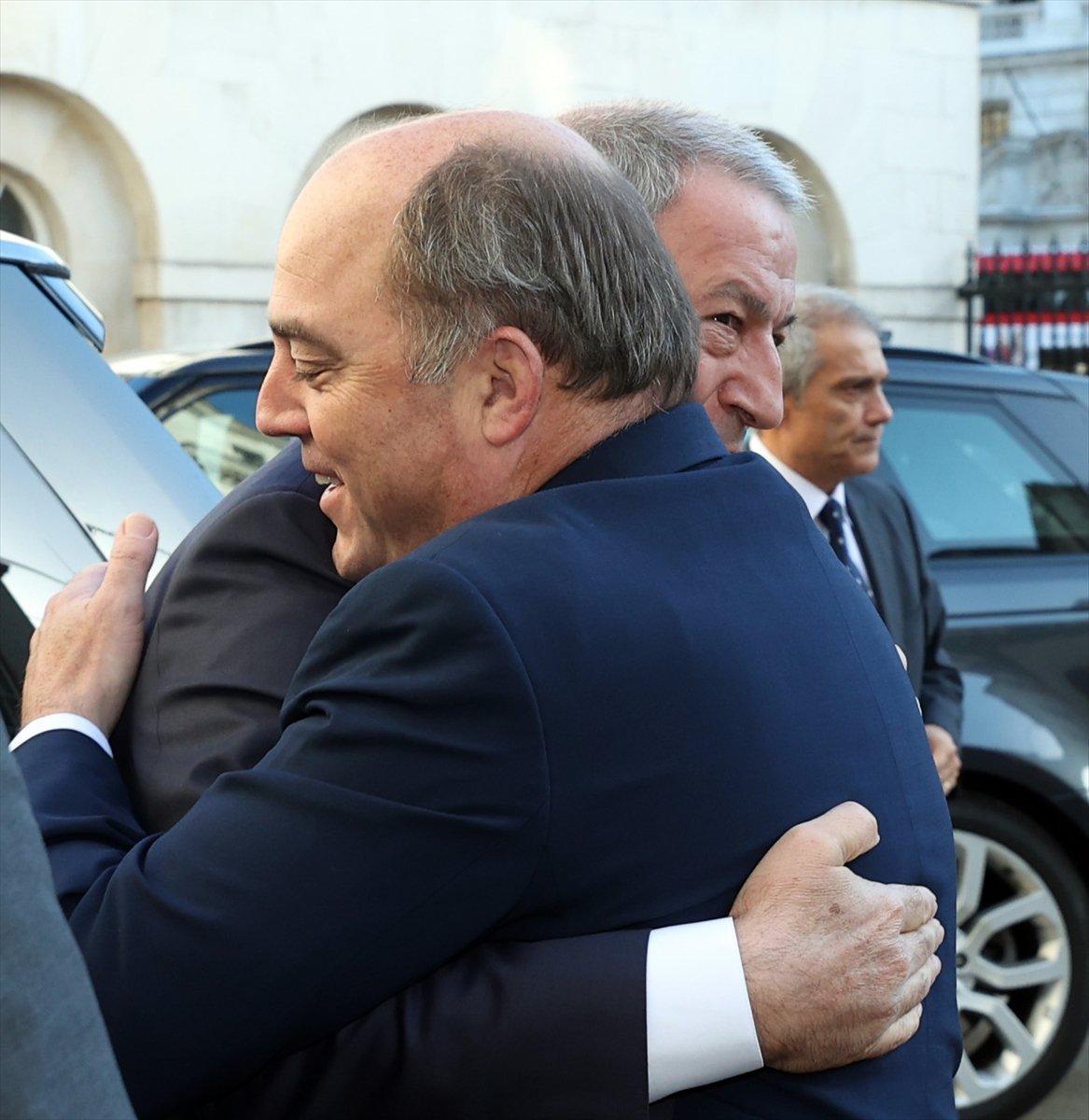 Hulusi Akar İngiliz mevkidaşı ile görüştü