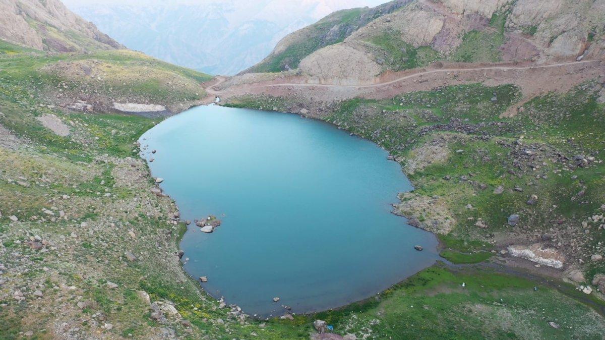 Hakkari'nin terör bölgesi artık gelin ve damatların gözdesi oldu