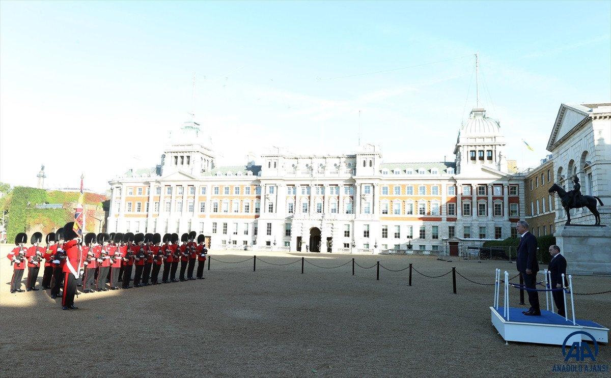 Milli Savunma Bakanı Akar, İngiltere Savunma Bakanı Wallace ile görüştü