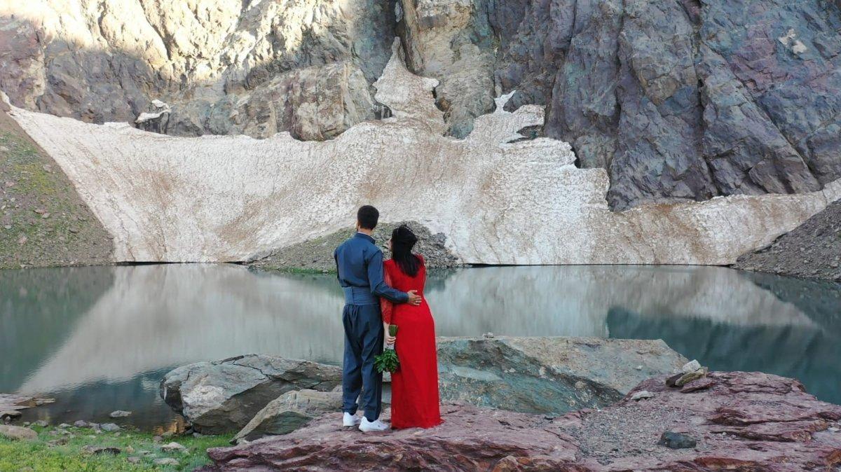 Hakkari'nin terör bölgesi artık gelin ve damatların gözdesi oldu