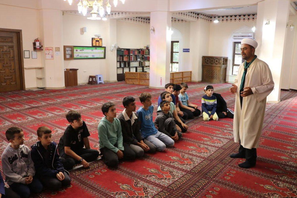 Edirne'de izci imam, gençlere doğa sevgisini aşılıyor