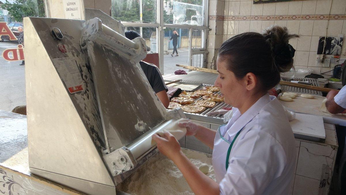 Malatya'da fırına gidip gelirken işi öğrendi usta oldu