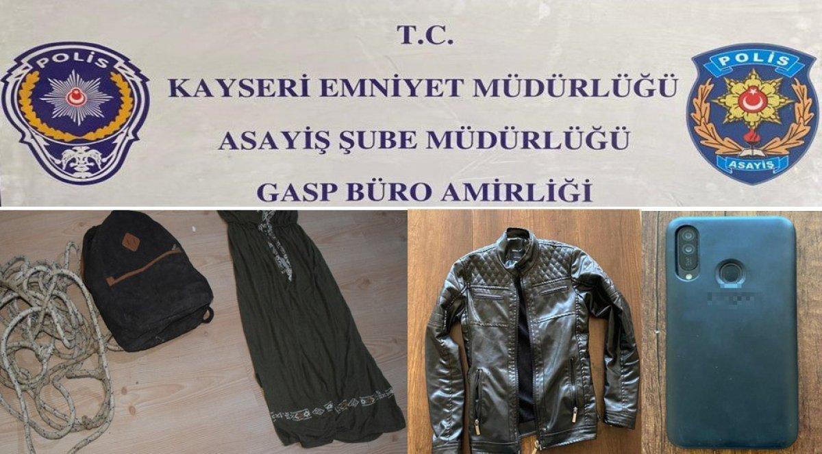 Kayseri'de arkadaşı önce darbetti sonra gasbedip kameraya aldı
