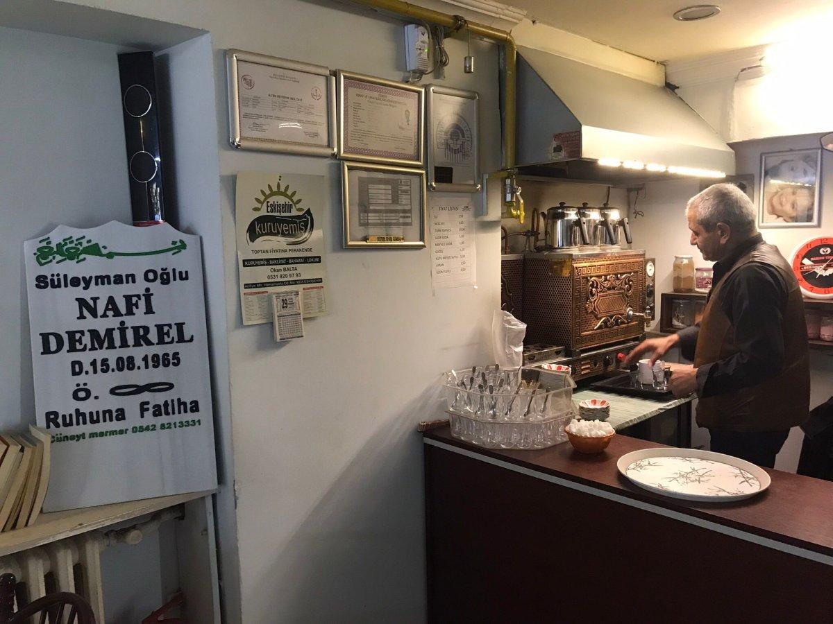 Eskişehir'de rüyasından etkilenen adam mezar taşını kendi elleriyle yaptırdı